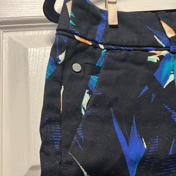 🌻 2/$10 🌻 Patterned shorts, Apt. 9, size 8 - Picture 3 of 8